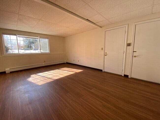 Building Photo - 3861 Brown Ave