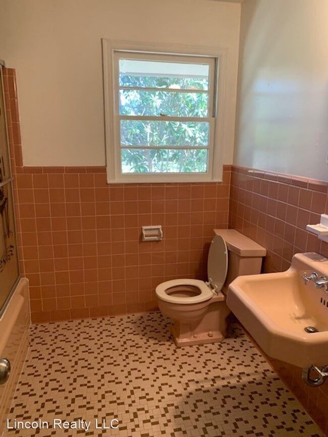 Building Photo - 3 br, 2 bath House - 2905 Northfield Lane*
