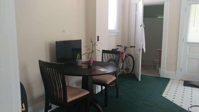 Building Photo - 2922 Jefferson Ave