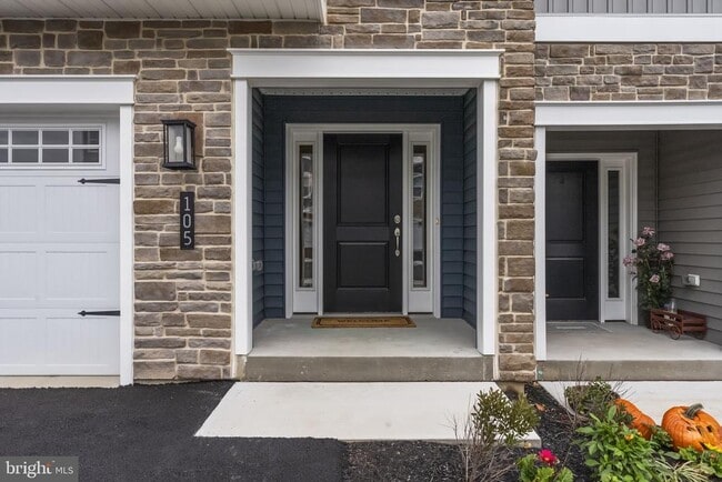 Building Photo - 105 Higher Rock Ct