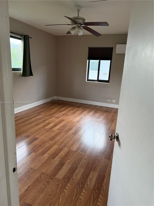 Building Photo - 2220 Calais Dr