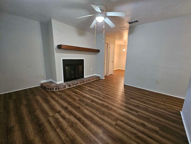 Building Photo - 2985 Woodrich Dr