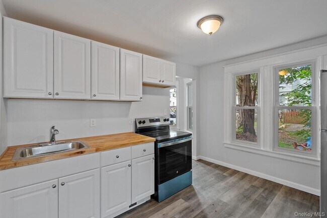 Building Photo - 21 Lent St