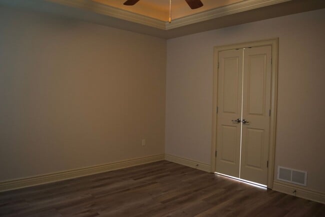 Building Photo - Marvelous 3 Bedroom House In Mill Creek Ma...
