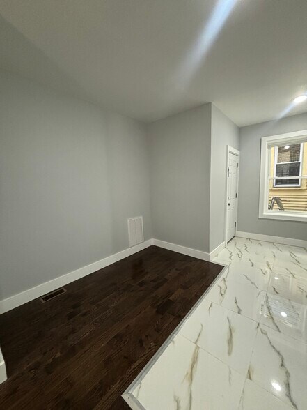 308 Renner Ave 1 - 304-306 Renner Ave