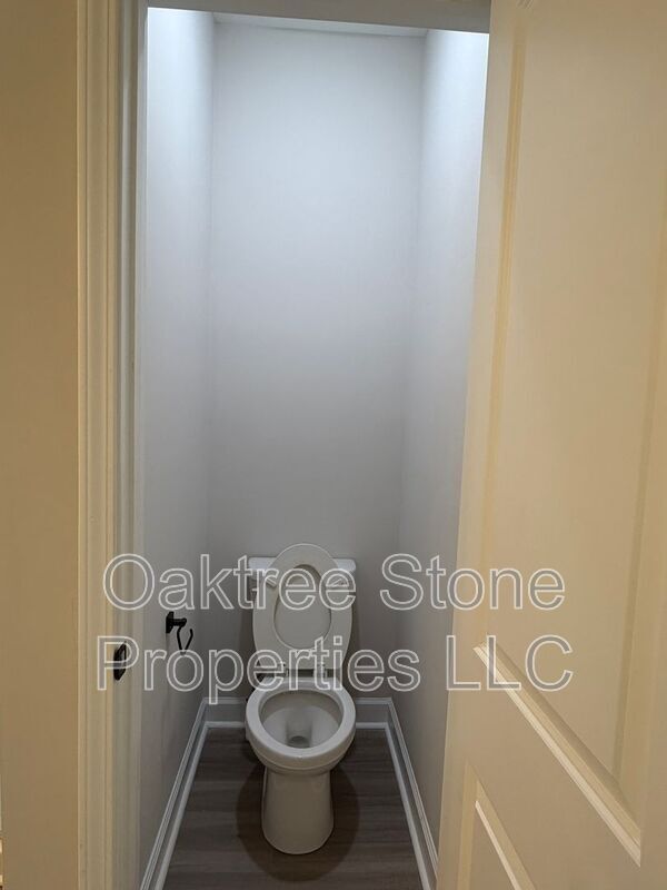 Building Photo - 2589 Ocean Dr NW