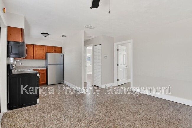 Building Photo - 58 W 27th St