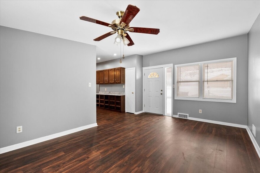 Building Photo - 941 Jamesville Ave