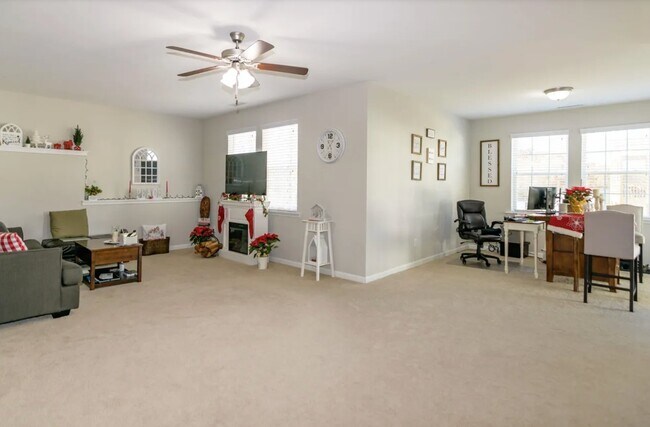 Building Photo - 1106 Bromby Ave