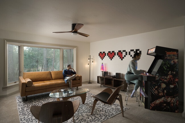 Building Photo - 2237 Lockwood Dr