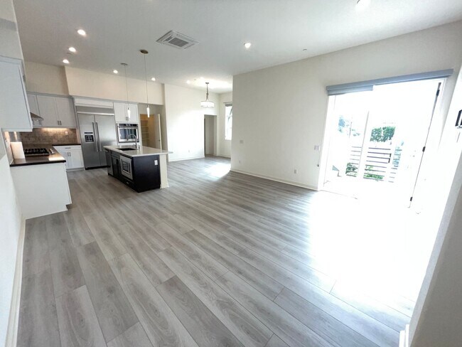 Building Photo - 3128 Cañon St