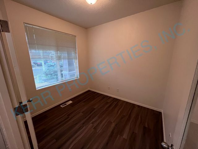 Building Photo - 4 Bd / 2.5 Bth - Central A/C - Attached Ga...