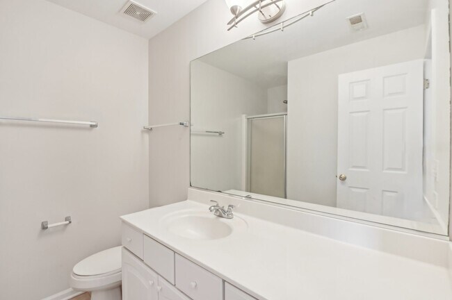 Building Photo - 2333 Summerlin Dr