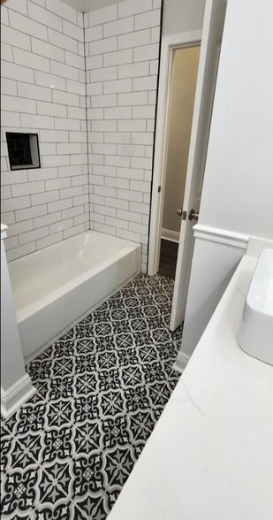 Building Photo - 1416 Arts St