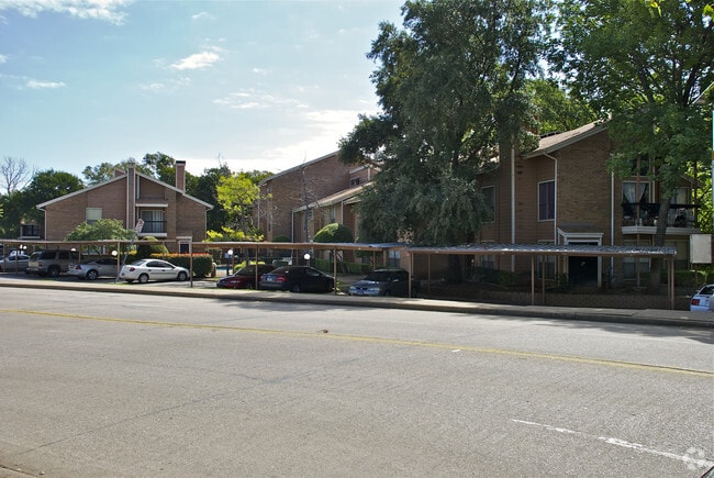 Building Photo - Creekside Condominiums