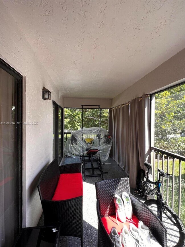 Building Photo - 1301 S Franklin Ave