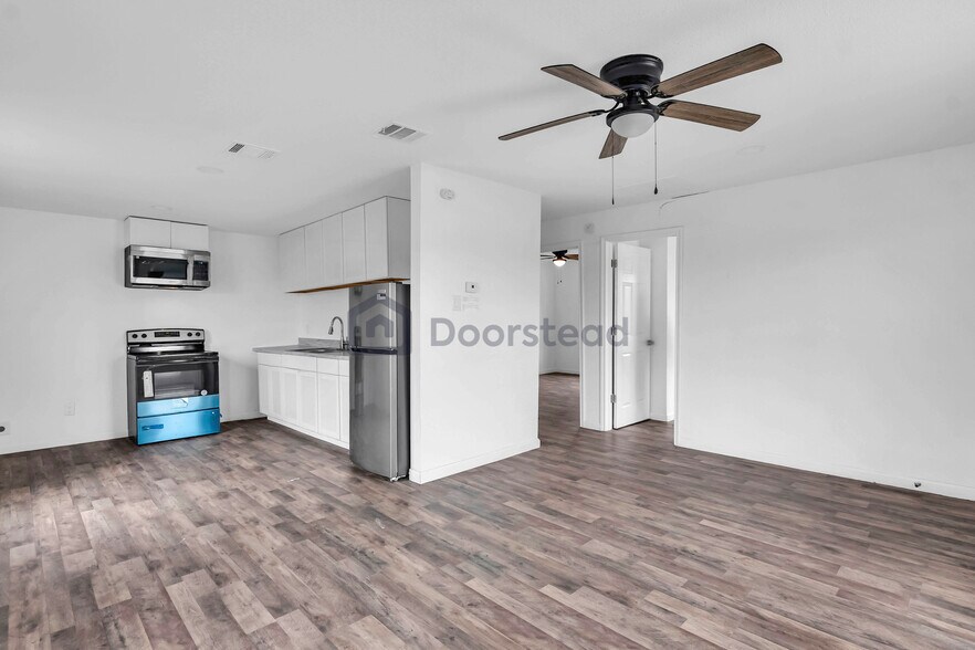 Building Photo - 4021 Culebra Rd