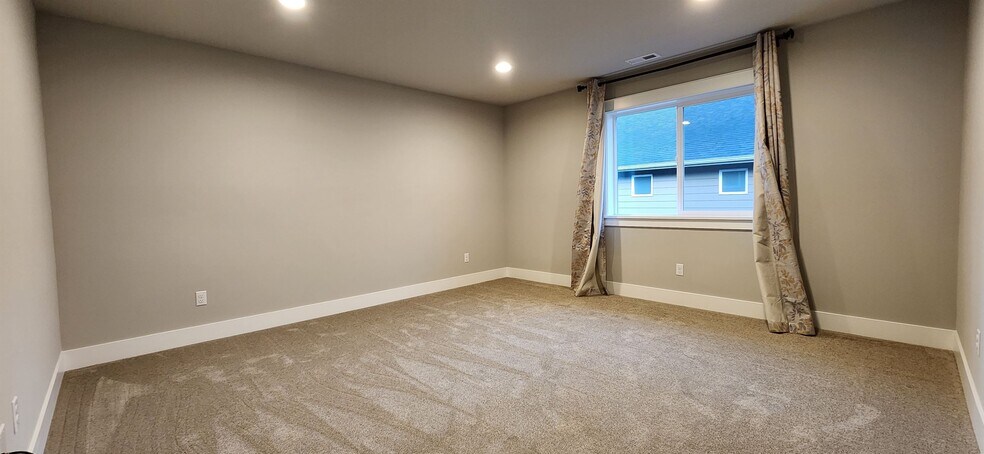 Building Photo - 2310 N 179th St