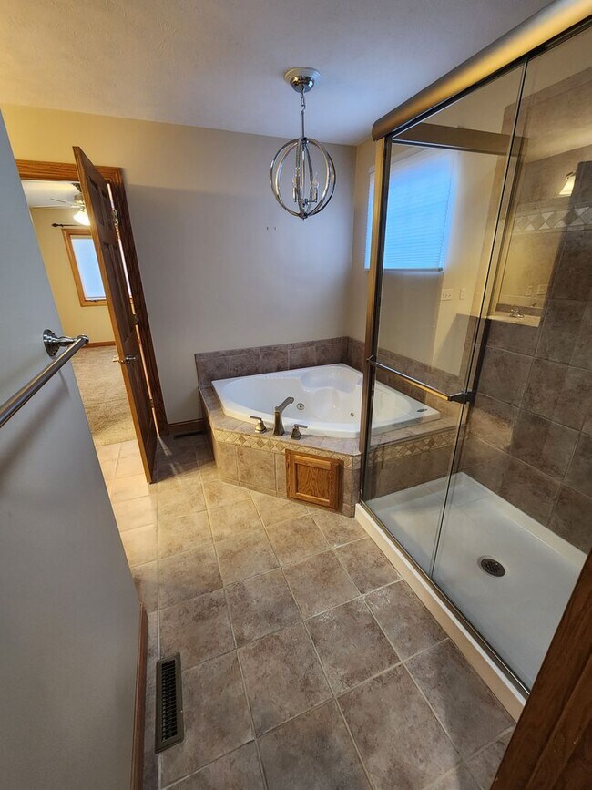 Building Photo - 4021 Sandalwood Drive