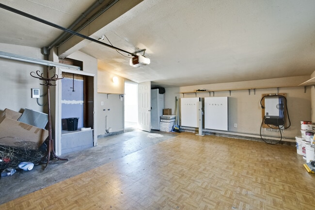 Building Photo - 2782 Sleepy Hollow Ave