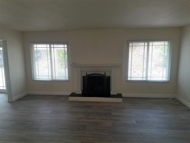 Building Photo - Single Story Home- Bonita!
