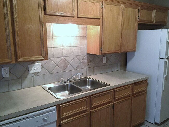 Building Photo - 2 Bedroom | 2 Bath Duplex Off Clear Creek – Killeen, TX