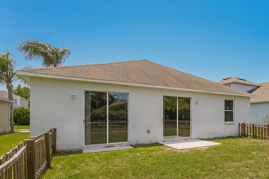 Building Photo - 10349 Tecoma Dr