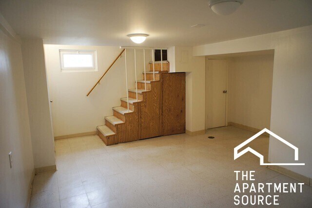 Building Photo - 4100 N Pontiac Ave