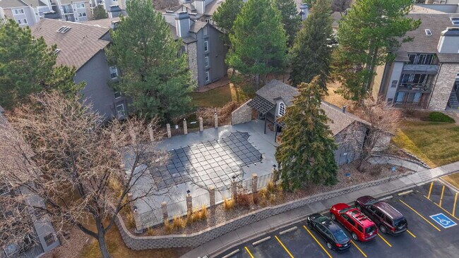 Building Photo - Two Bedroom Condo - Community Pool - Low Deposit - Move In Special