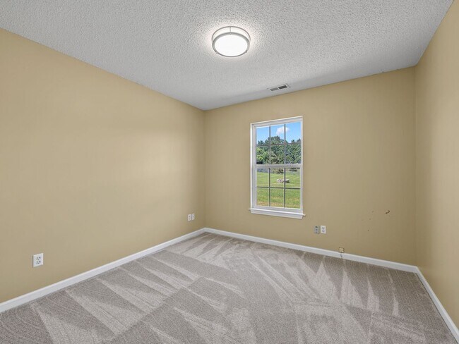 Building Photo - 402 McFall Ct