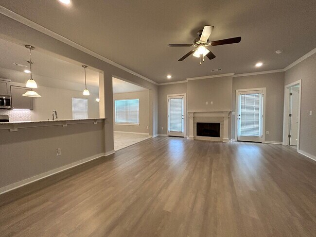 Building Photo - "Move in Special!! Half off first month's rent if signed by 11/30!  3-Bed Sanctuary in Farmington...
