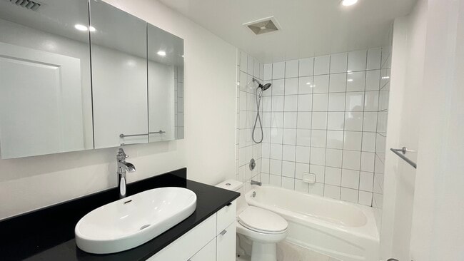 Building Photo - 1250 S Miami Ave