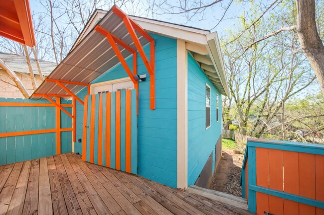 Building Photo - Downtown Asheville Rental w/ Detached Studio Apartment