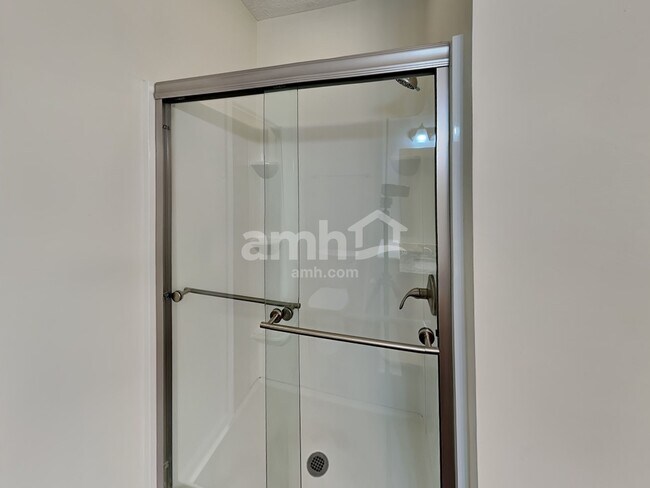 Building Photo - 928 Mahle Dr