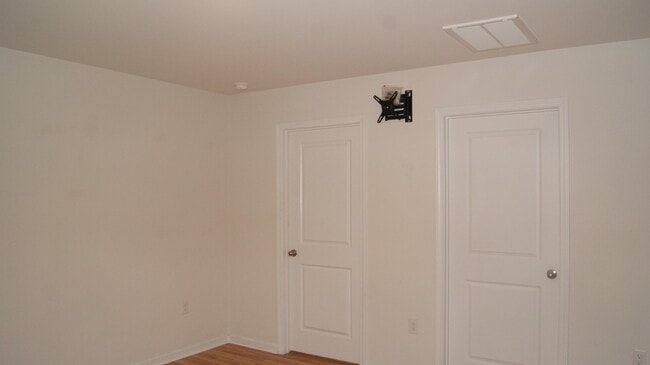 Building Photo - 188 Wall St