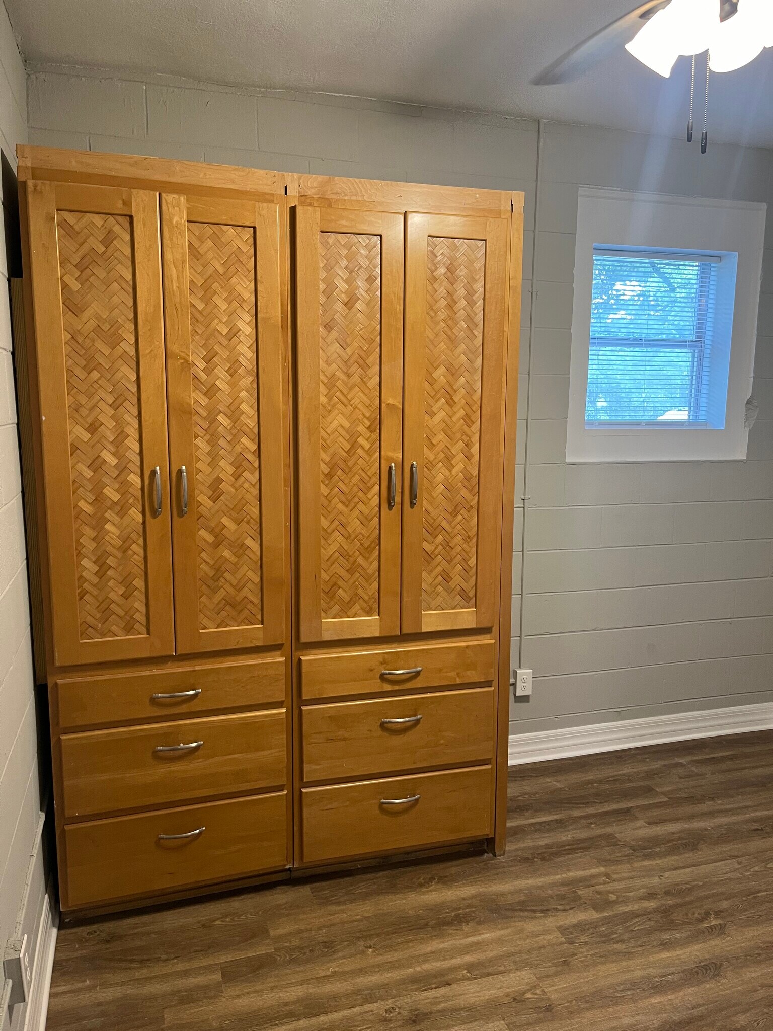 Building Photo - 8715 Fowler Ave