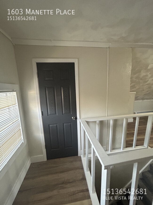 Building Photo - 1603 Manette Pl