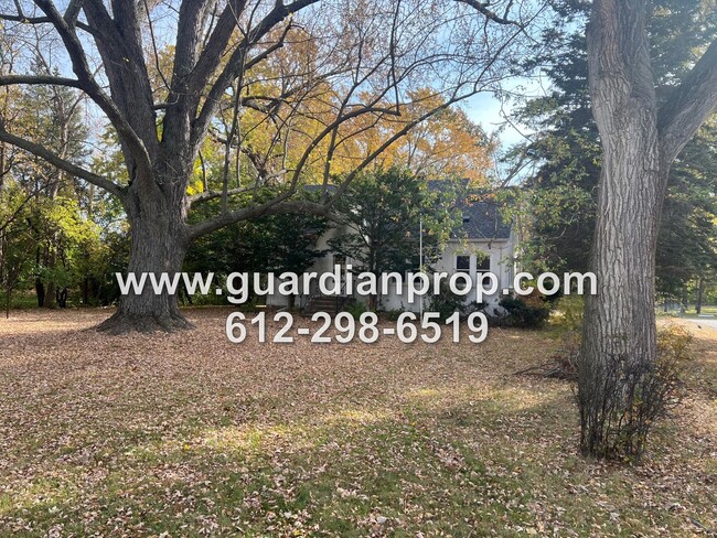 Building Photo - House in Oakdale 1 Acre Lot Available Now,...