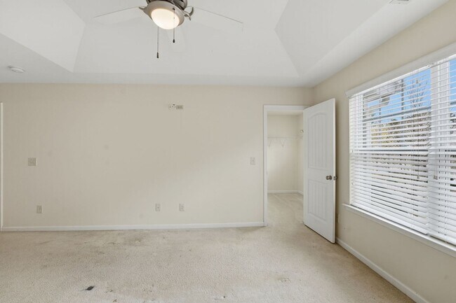 Building Photo - 409 Walsenburg Dr