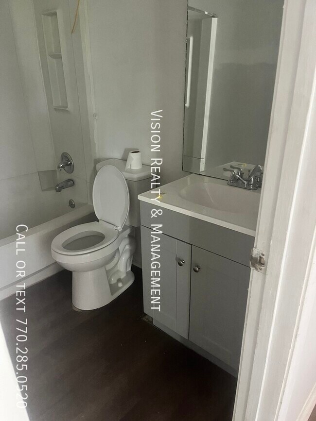 Building Photo - 1024 N Gap Loop