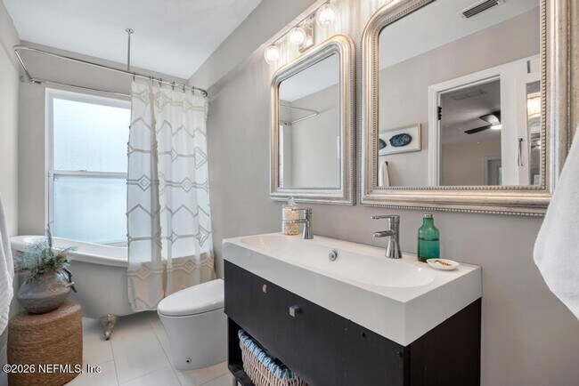 Building Photo - 14352 Crystal Cove Dr S