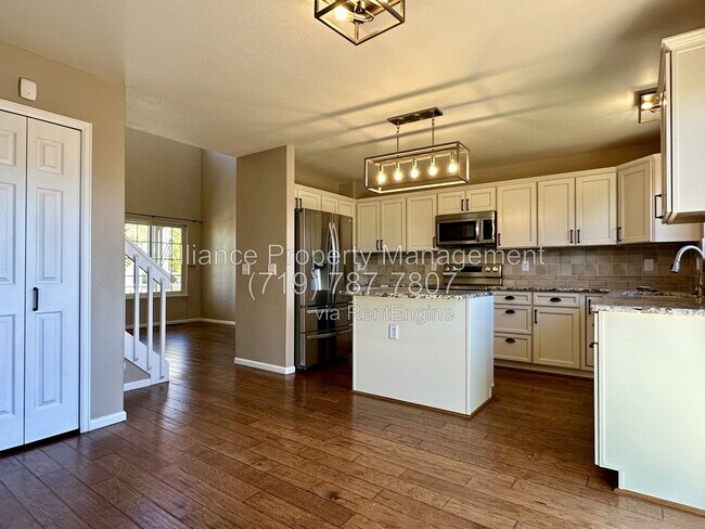Building Photo - 965 Piros Dr