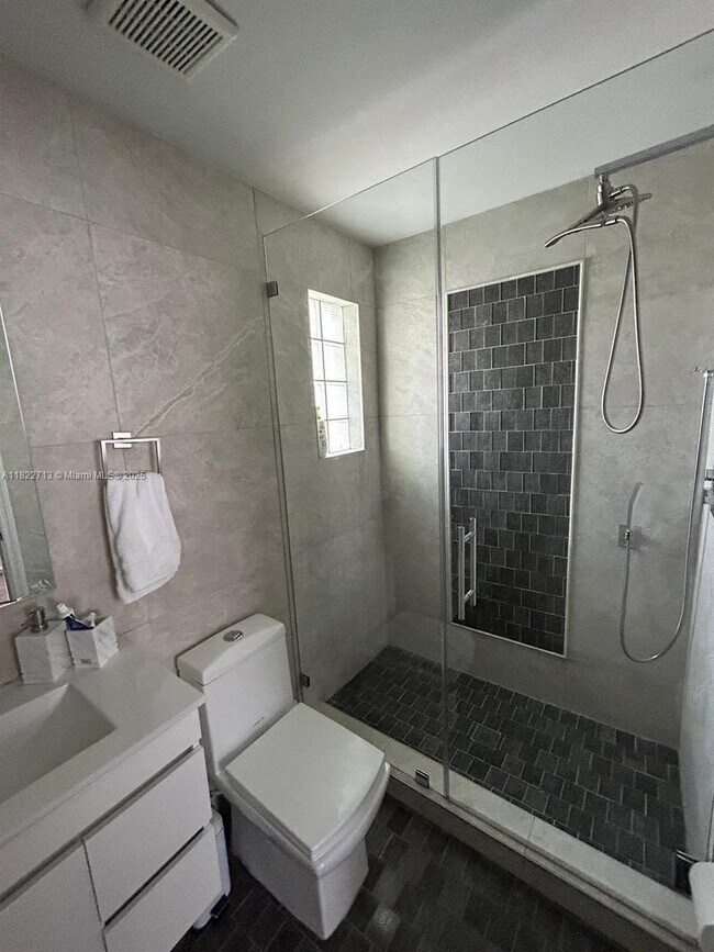 Building Photo - 3065 N 36th Ave