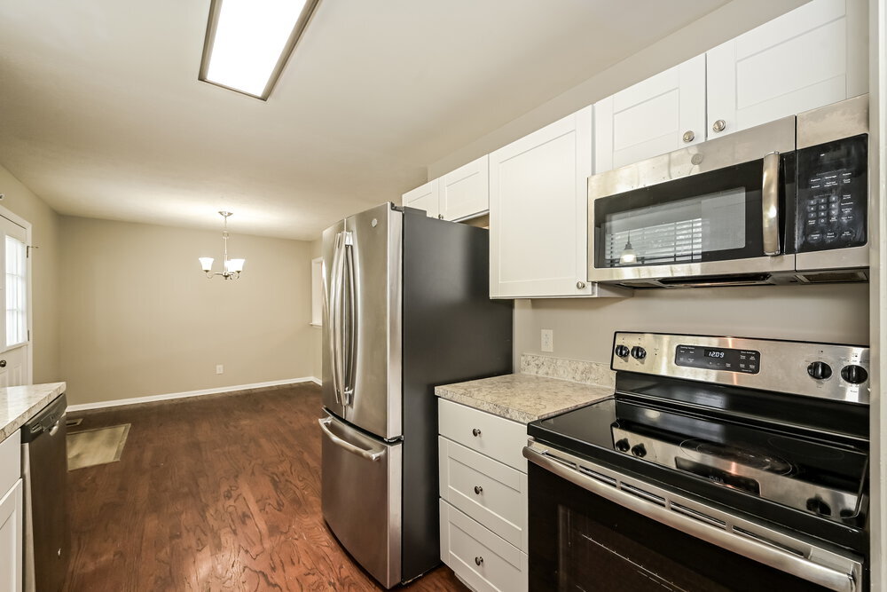 Building Photo - 581 Woodcrest Dr
