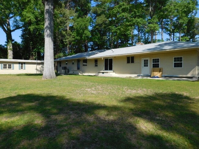 Building Photo - 4925 Morton Rd