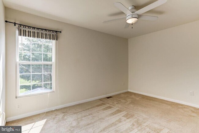 Building Photo - 4831 Green Duck Ln