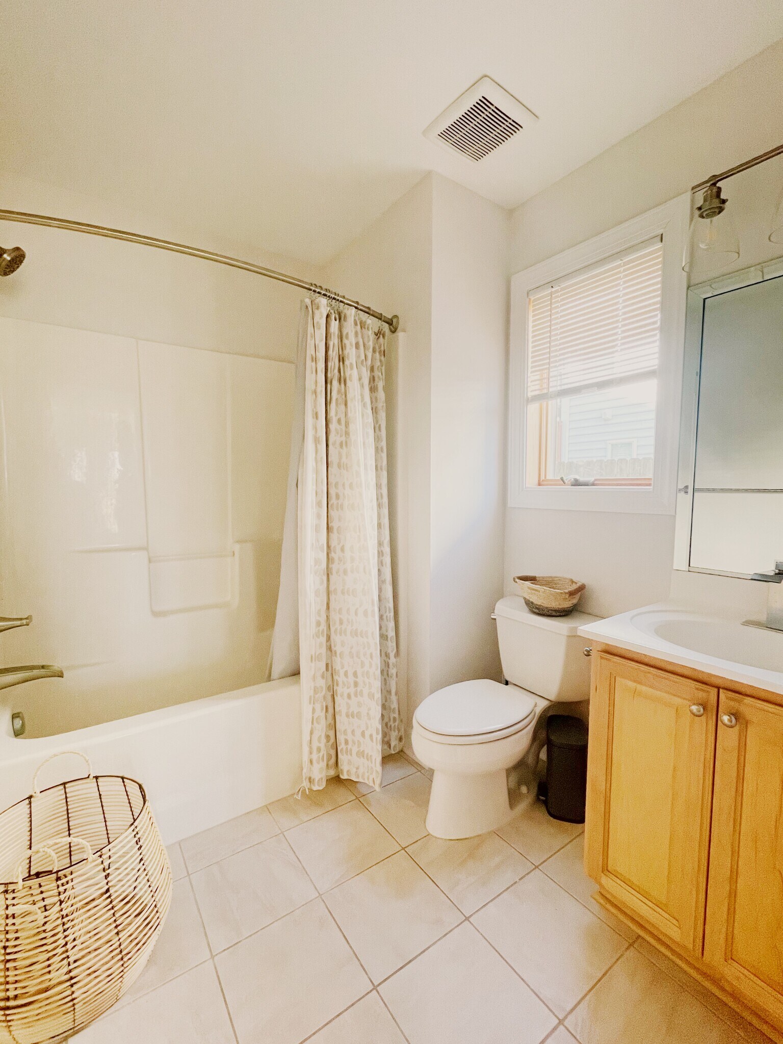 Bathroom (1st Floor) - 4644 Lake Dr