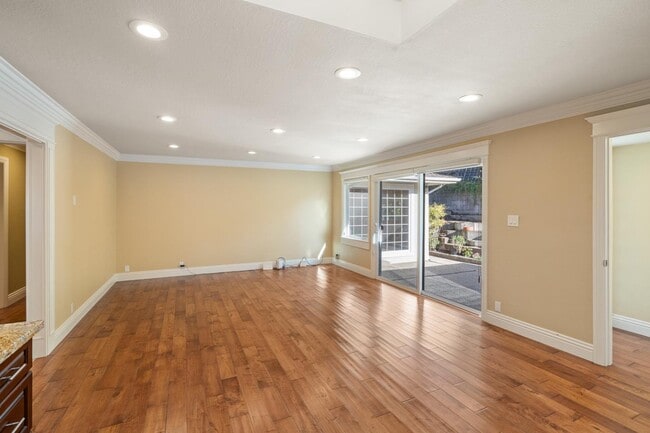 Building Photo - 2726 El Prado Rd
