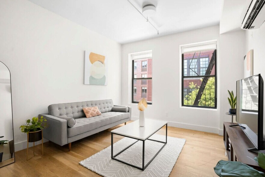Primary Photo - 517 W 45th St