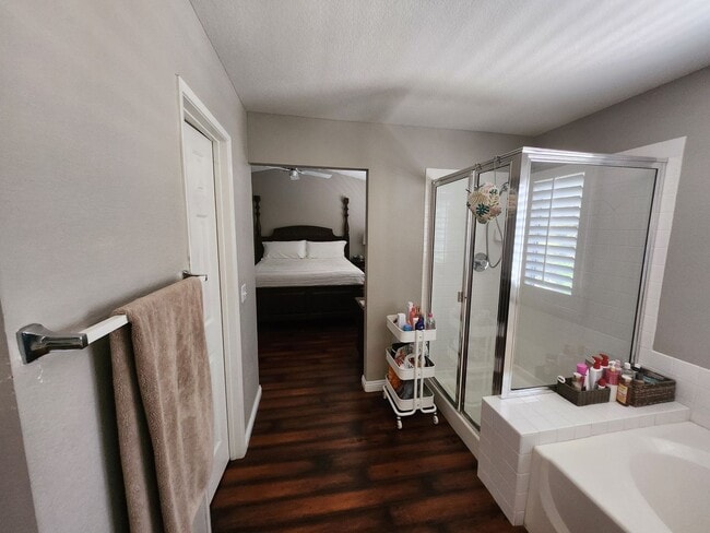 Building Photo - Rare rental in Sycamore Crossing!